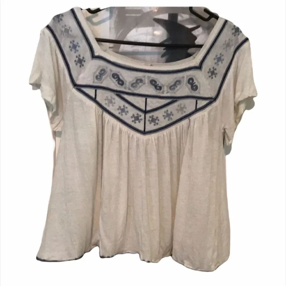 ✨ Free People
Muse Embroidered Tee✨ - Picture 5 of 7